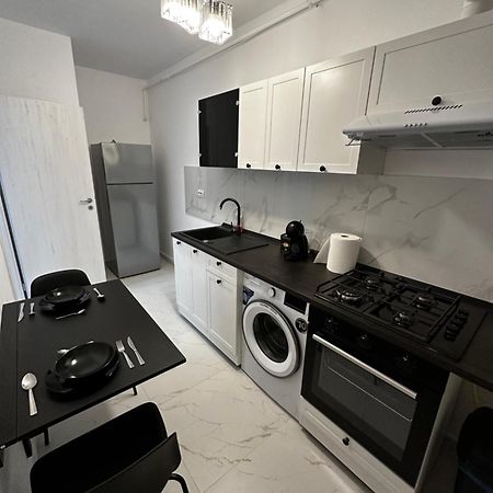 Stylish Apartment Militari - Parking Spot Chiajna المظهر الخارجي الصورة
