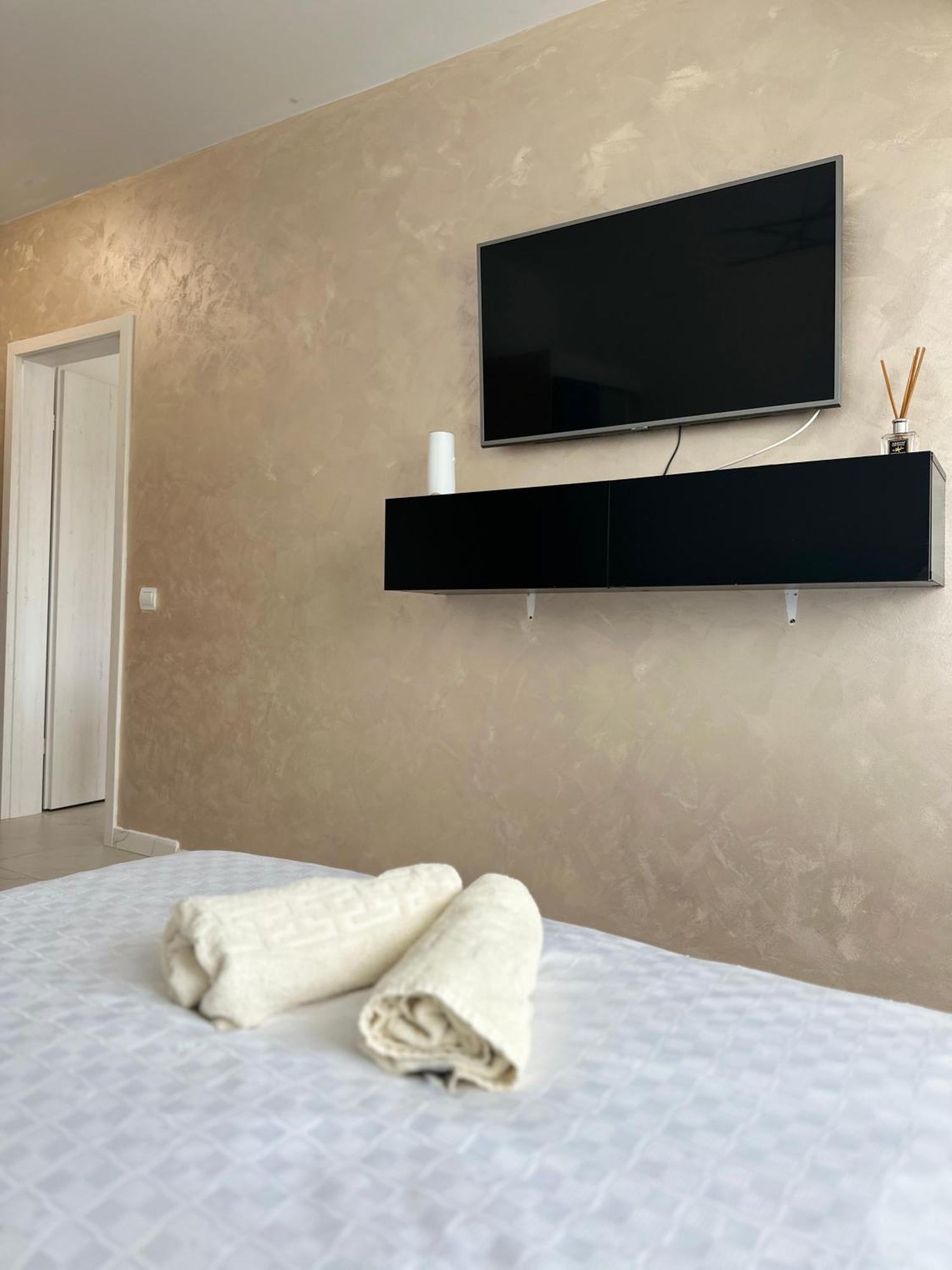 Stylish Apartment Militari - Parking Spot Chiajna المظهر الخارجي الصورة